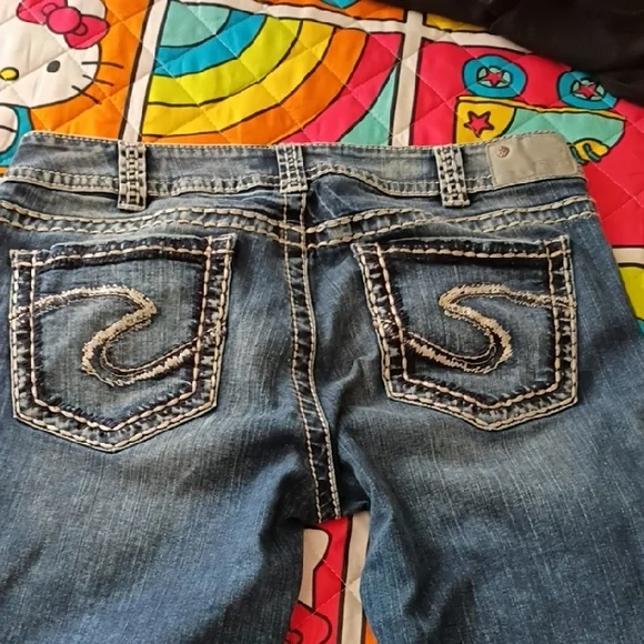 Silver Jeans Women's Blue Cropped Jeans - Picture 2 of 5